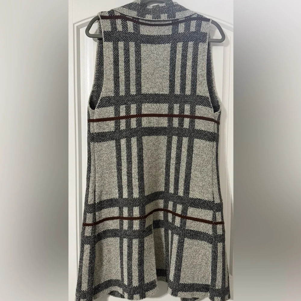 Plaid Open-Front Women's Sweater Vest - Picture 2 of 3